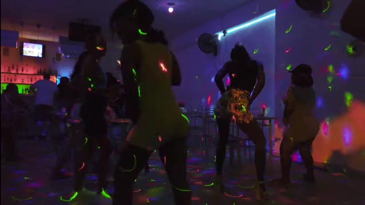 REAL STREET PARTY || MONDAY NIGHTLIFE BOCA CHICA DOMINICAN REPUBLIC