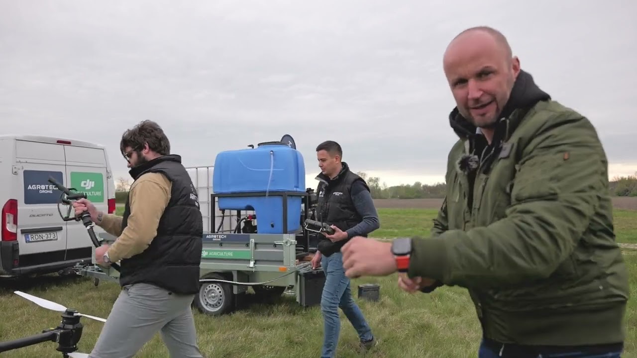 Így működik a drónos permetezés: DJI Agras T50, Mavic 3M, utánfutó és keverőállomás a gyakorlatban
