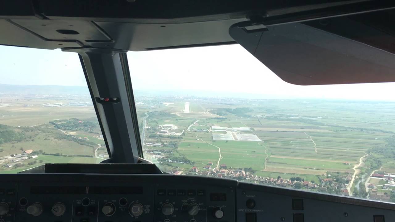 Airbus A320 landing visually on Rwy. 09 at Sibiu SBZ/LRSB