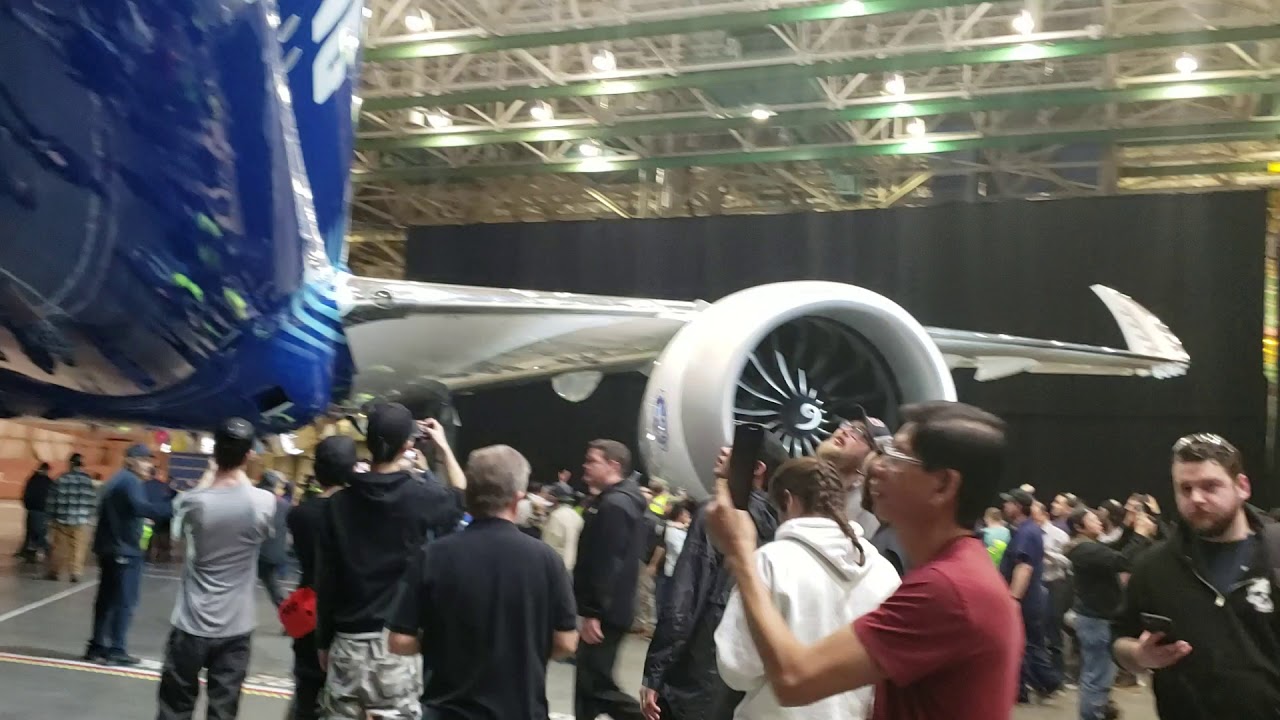 Boeing 777X, front to back