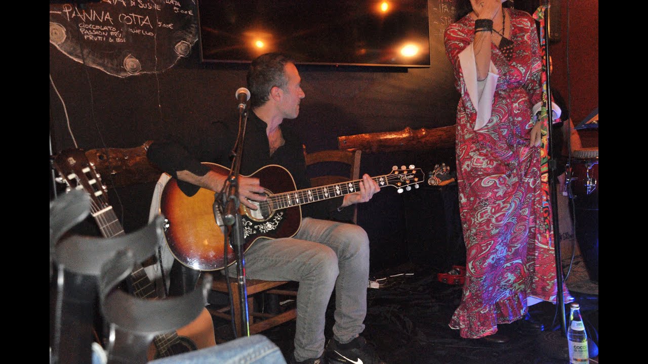 Oci ciornie  -- Raw Shine -- Live Lanterna del Doge