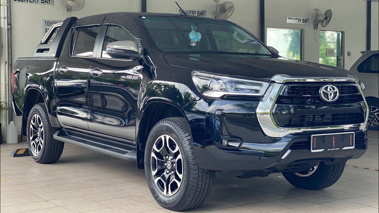 Toyota Hilux 2.4V spec paling tinggi dalam keluarga pickup 2.4liter
