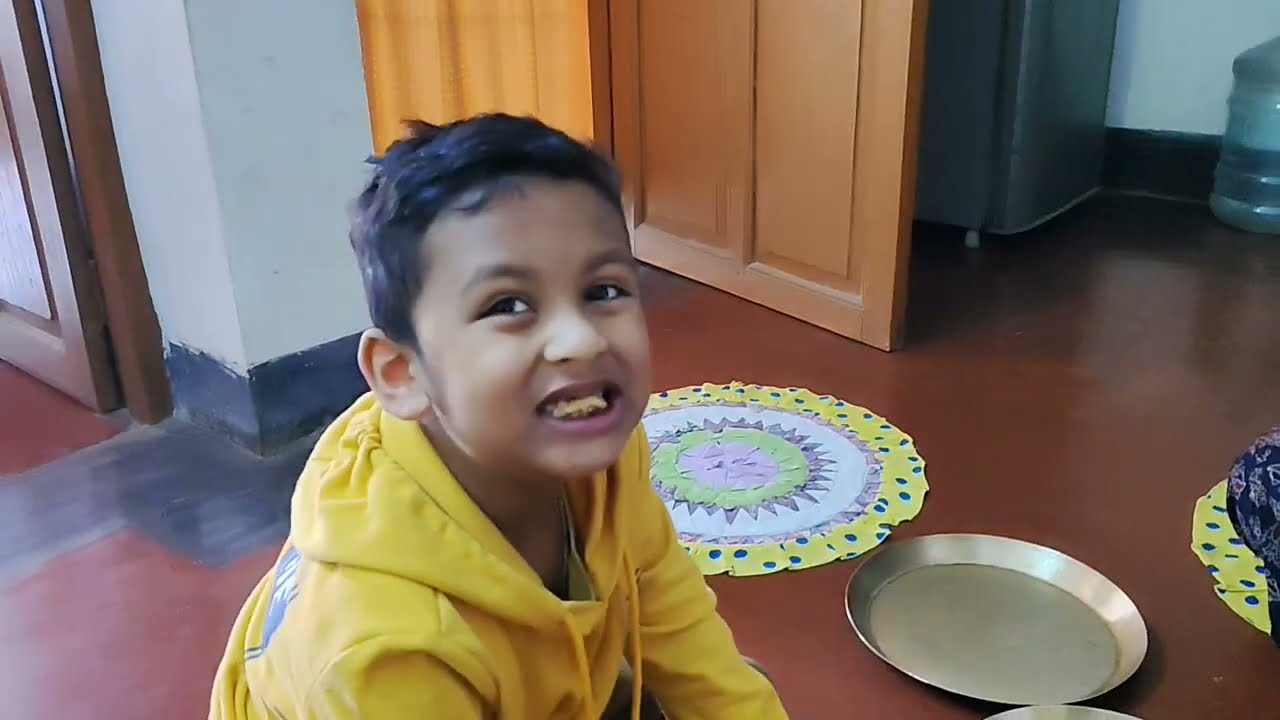 কি দরকার রে কেষ্টপুরে যাচ্ছি দেখুন বন্ধুরা