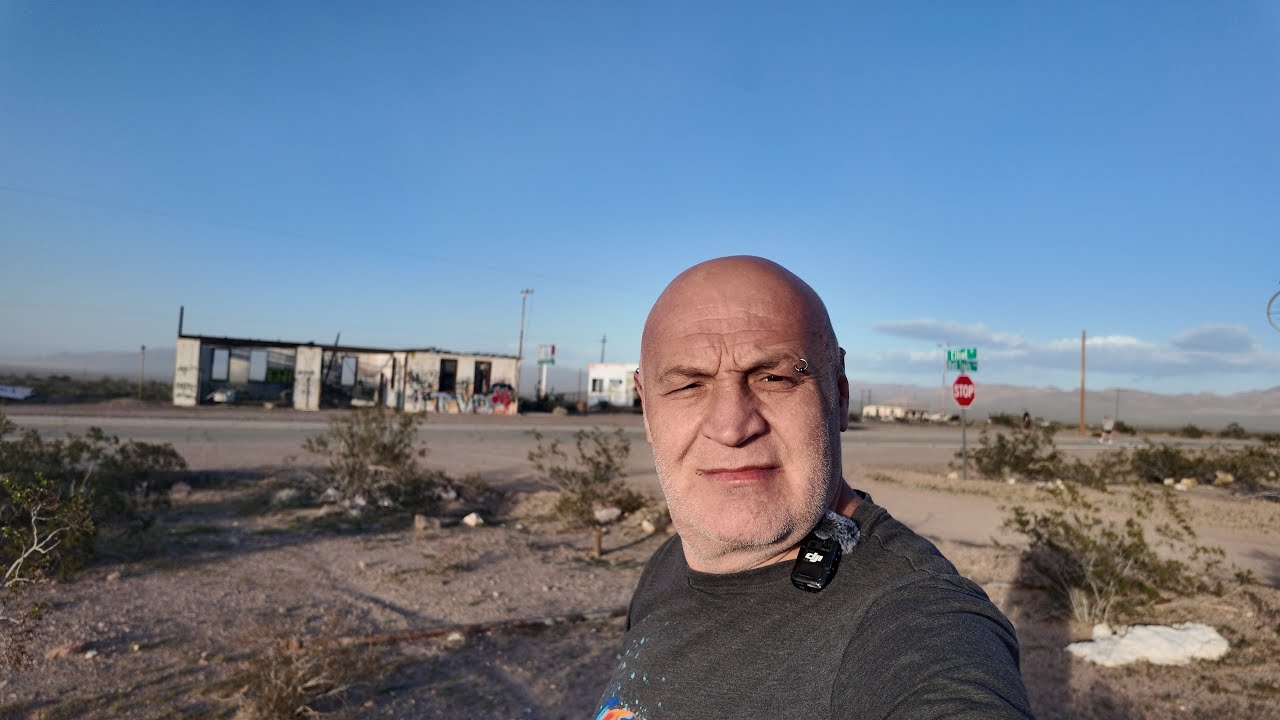 Driving #route66 looking for abandoned buildings (look what we found)