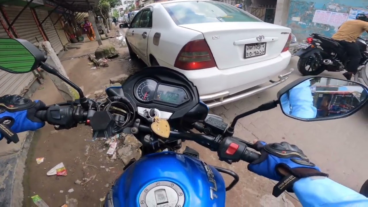 এ যেন এক বিশাল জ্যামের সম্মুখীন হইলাম