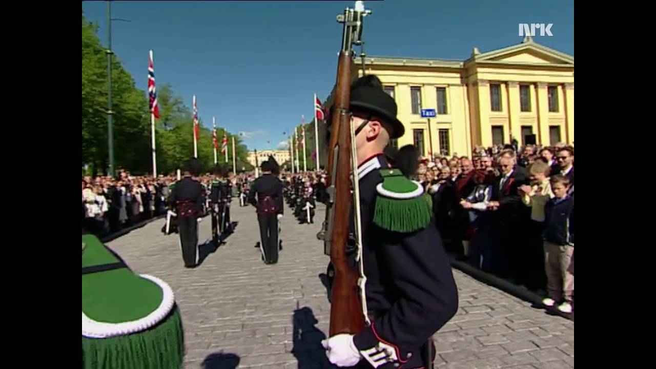 HMKG-2005 - 17. mai Drilloppvisning på Karl Johan