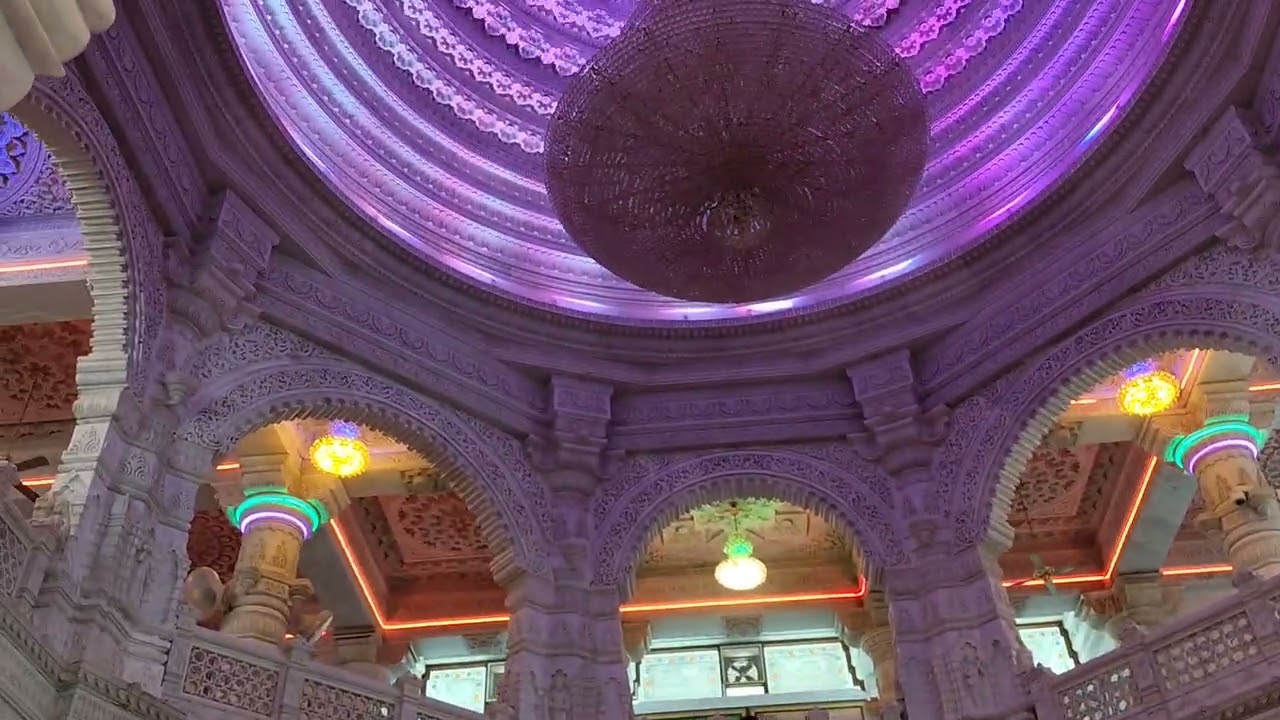 प्रेम मंदिर में परशुराम वीर खुद ही और गोलू के साथ 