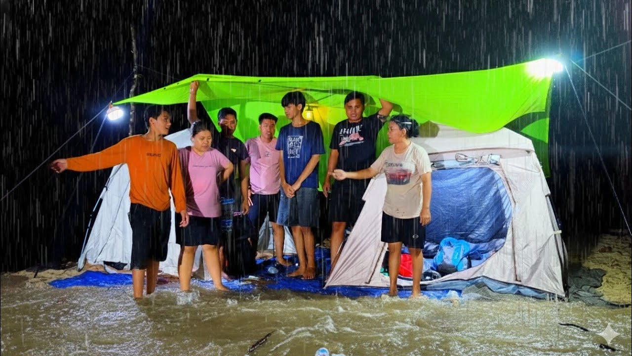 Camping hujan deras ditengah sungai,Hampir di landa banjir bandang.