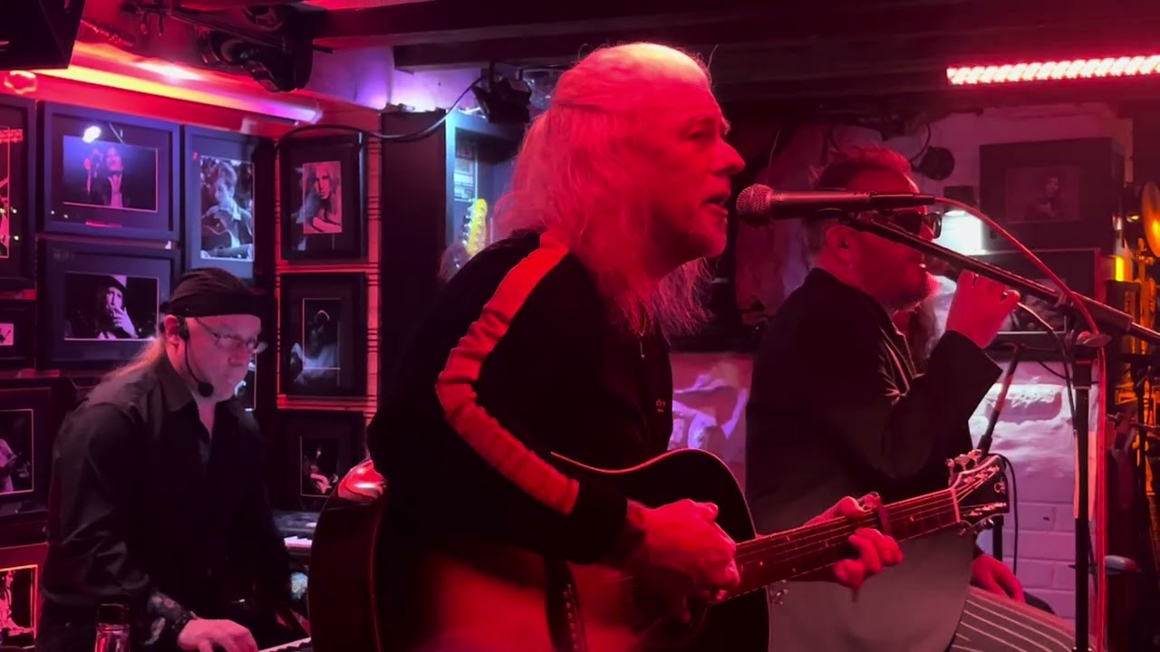 Cats In Space - Forever Autumn ( Justin Hayward) cover - Barnoldswick 10th January 2026