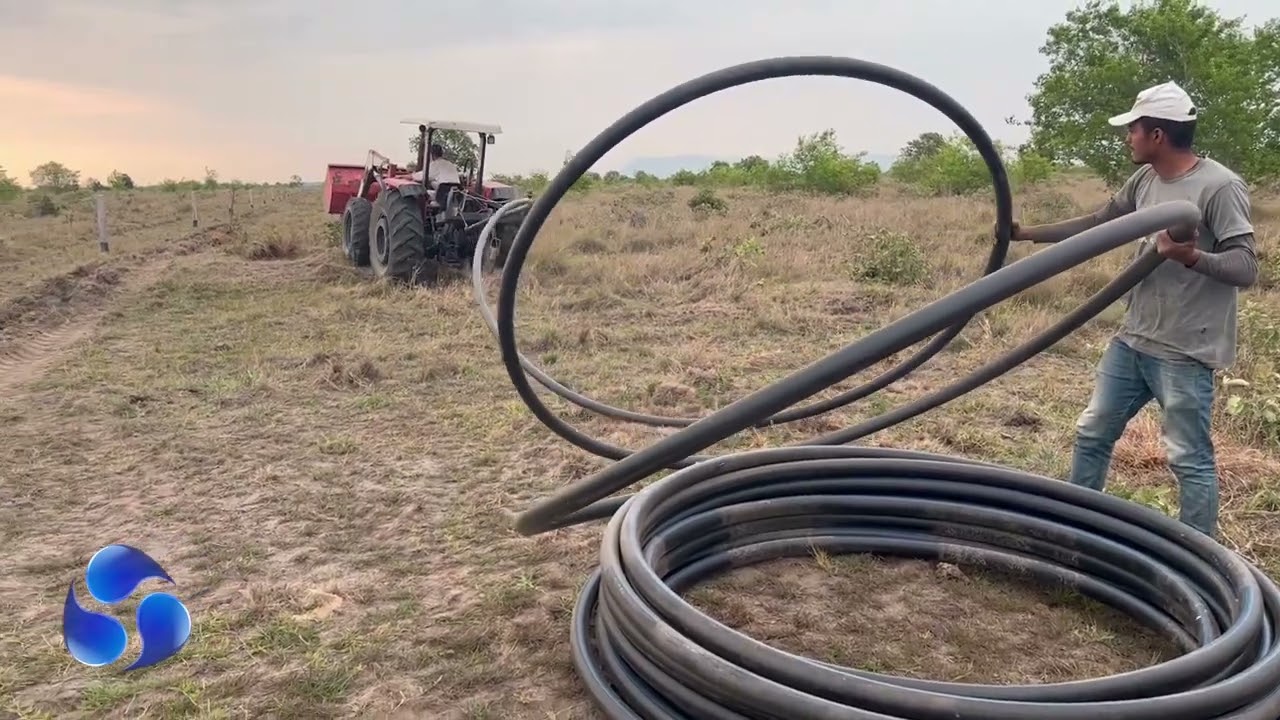 INSTALAÇÃO DE TUBO PEMD POR ARRASTE - PROJETO DE ÁGUA PARA GADO