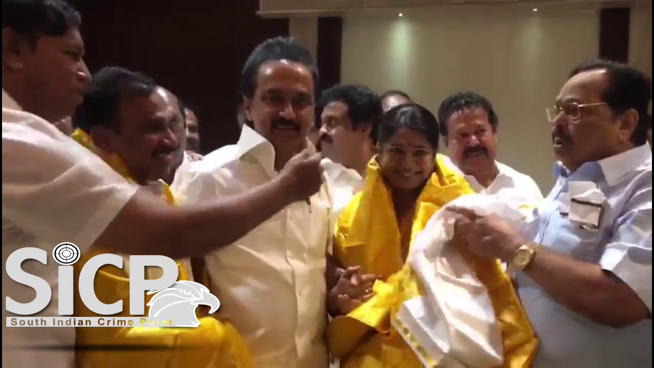 Acquitted in 2G case, Kanimozhi, A Raja get grand welcome on homecoming