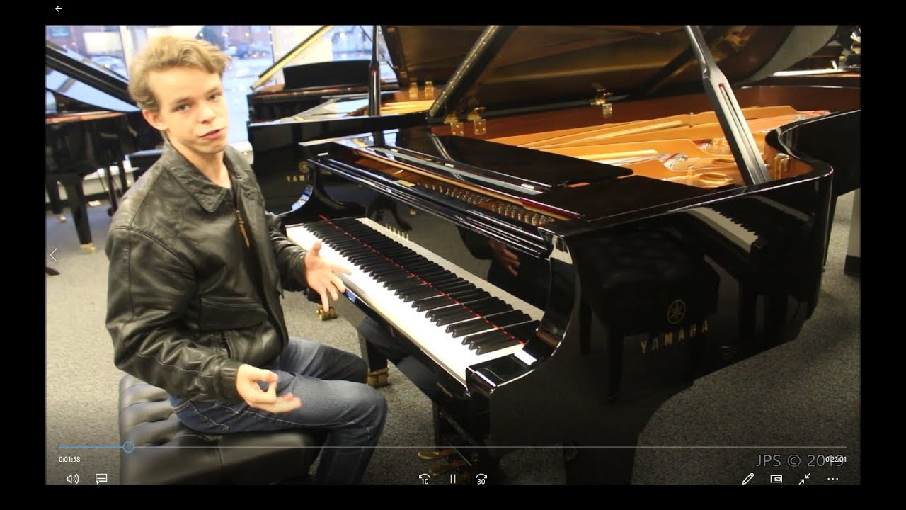 Yamaha CFX против Yamaha CF3 (подробный обзор)