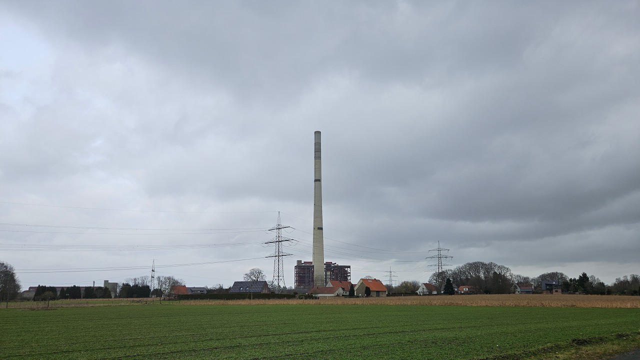 Kraftwerk Ibbenbüren: Schornstein Sprengung mit Regen und Nebel