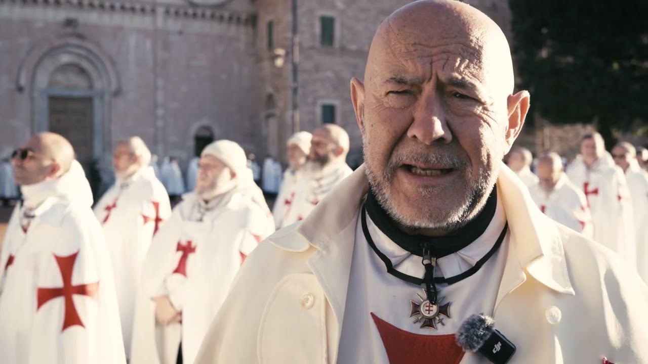 I Templari Oggi alla veglia notturna di preghiera nelle piazze di Assisi, 21 dicembre 2024.