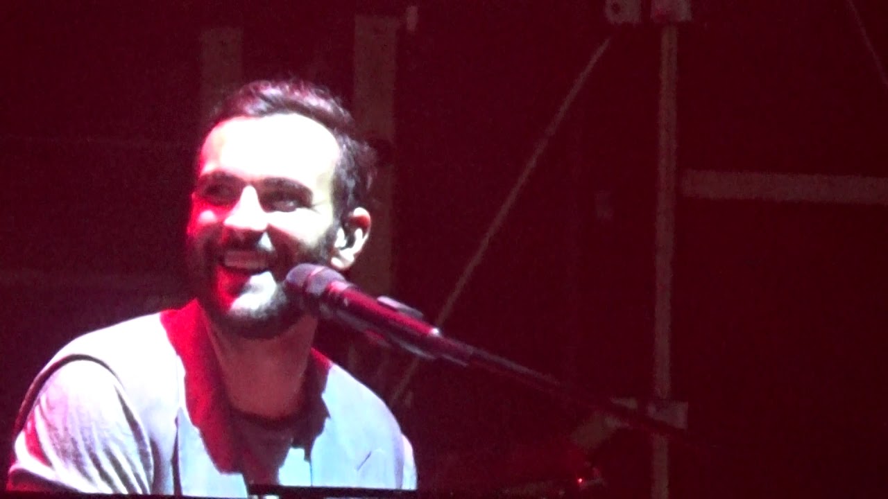 MARCO MENGONI - VERONA 25-05-2019 - L'ESSENZIALE (piano)20 SIGARETTE,LE COSE CHE NON HO,NON PASSERAI
