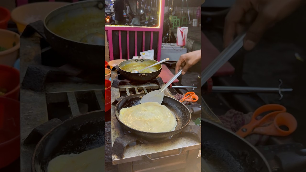 Street Food Chicken Frankie Roll Making &ndash; Spicy Delight!🔥 @roamonroads #frankievibes #streetbites