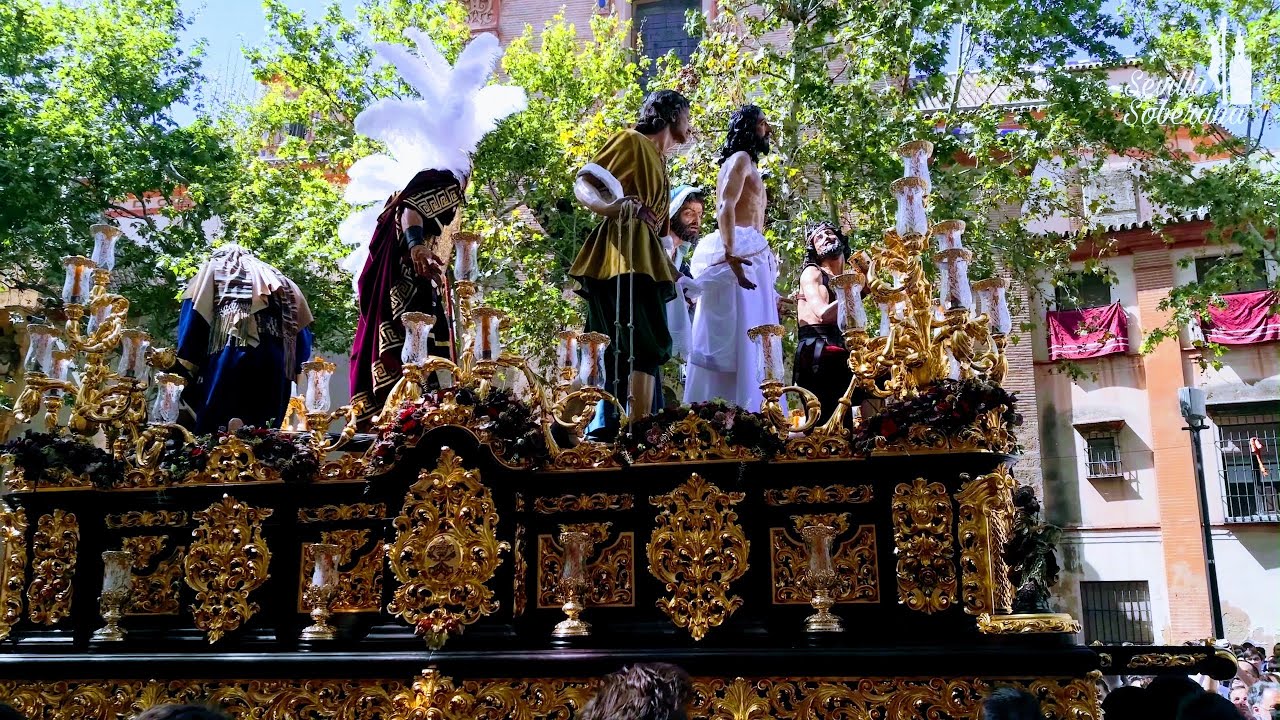 Hermandad Jesús Despojado por plaza de la Magdalena 2022.
