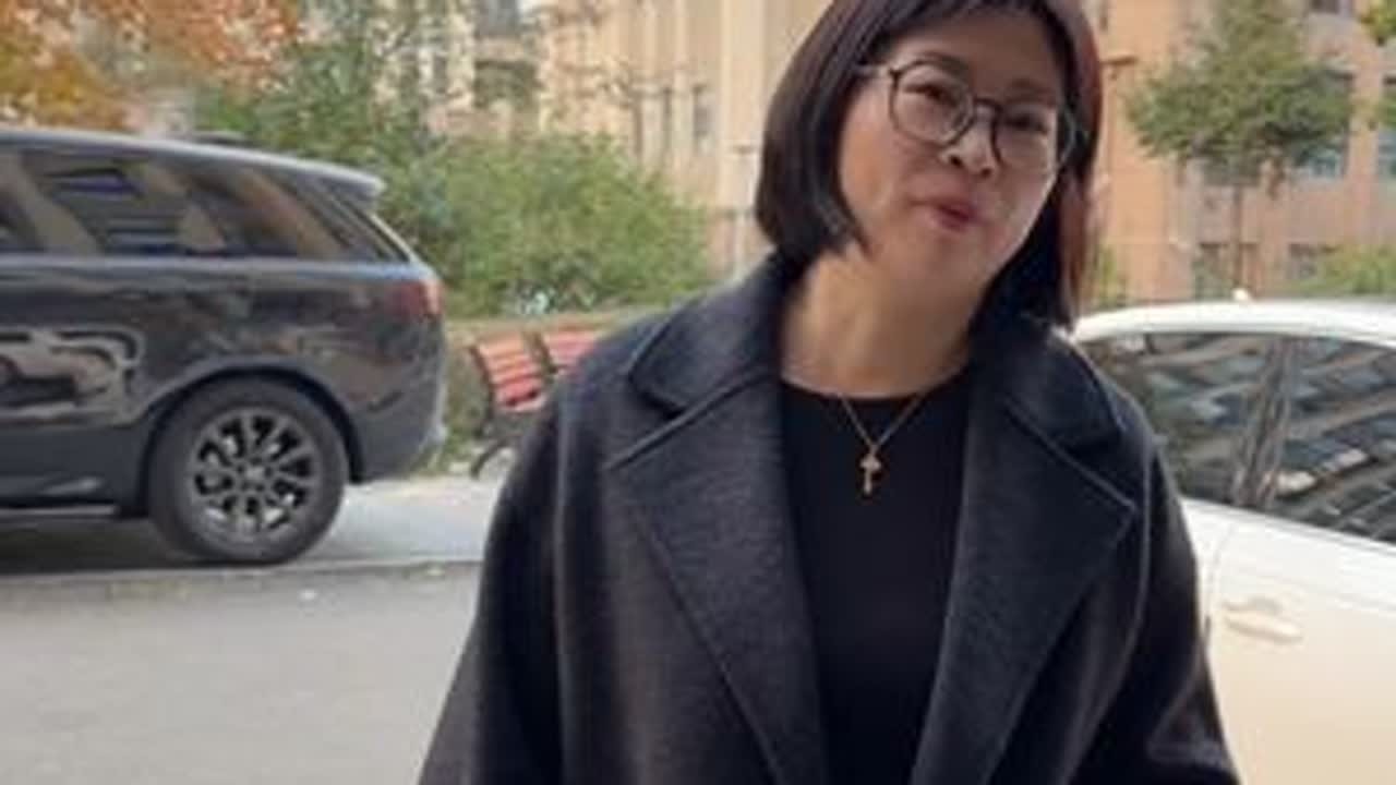 孩子长大的过程就是离父母越来越远的过程，昨天我们回家了，感觉家里没有胡老大欢乐都少了很多，看见孩子的衣柜都空了我的心特别难受，好在我们可以随时去看胡老大 #家有女孩 #中年人 #家的温暖
