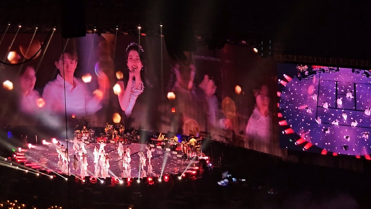 IU(아이유)  sings Obliviate (OBLIVIATE) LIVE @ Philippine Arena | 4K FanCam