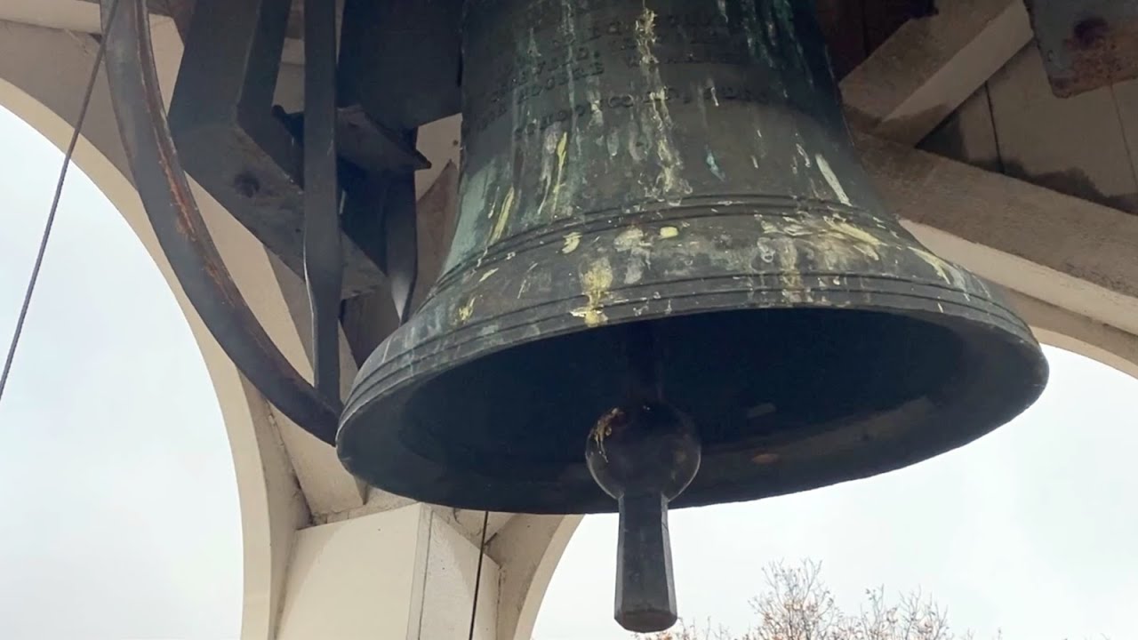 Zelf de kerkklok luiden