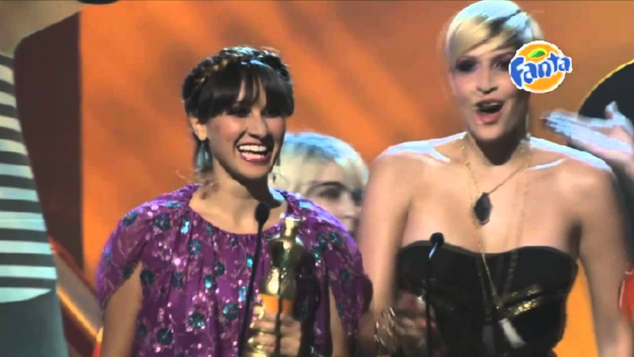 Ha*asH Recibiendo Premio En Los Fanta Irresistibles Awards 2012