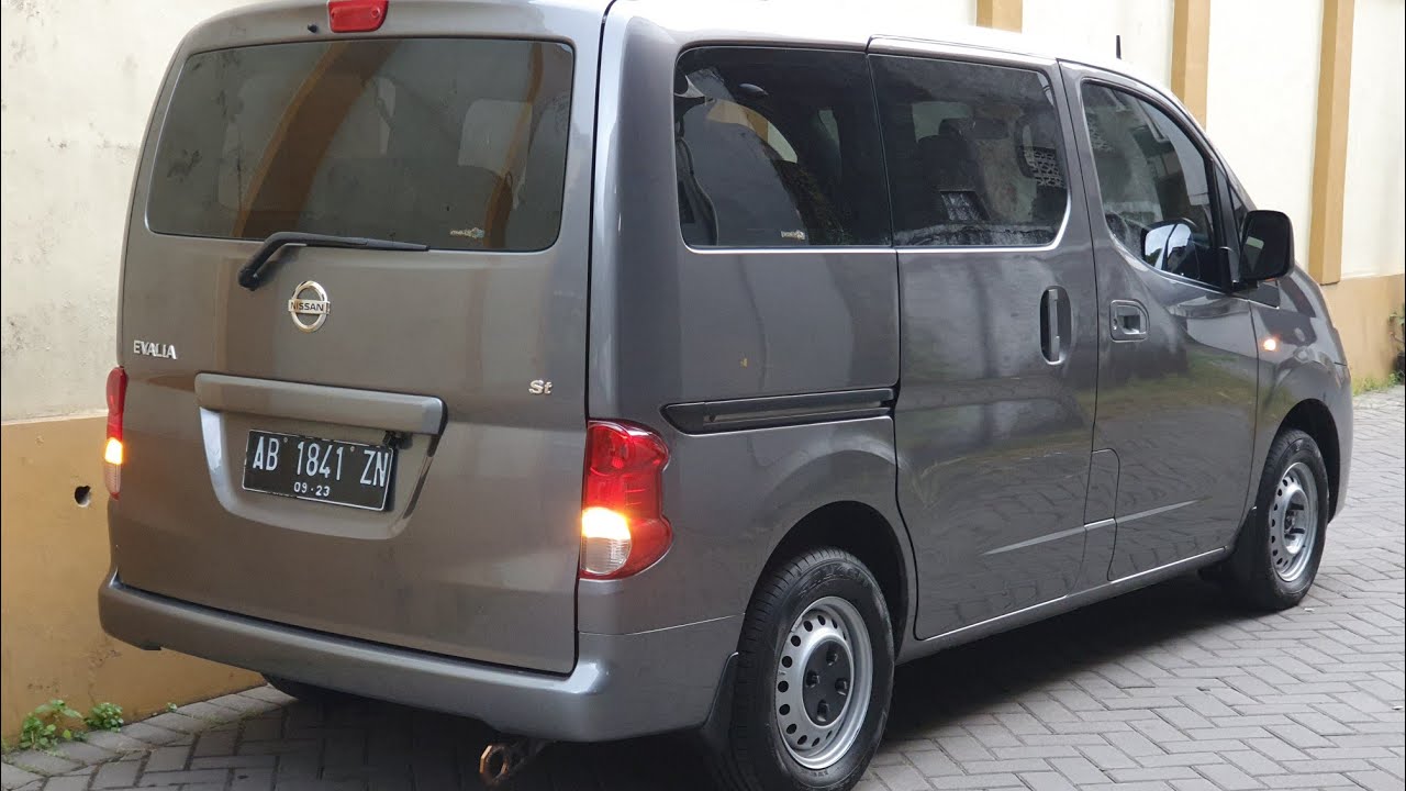 Nissan Evalia ST 2013 Istimewa / 20juta ?