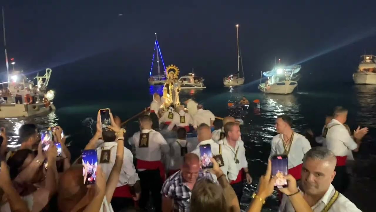 Acompañando a Ntra. Sra. del Carmen de Torre del Mar. 