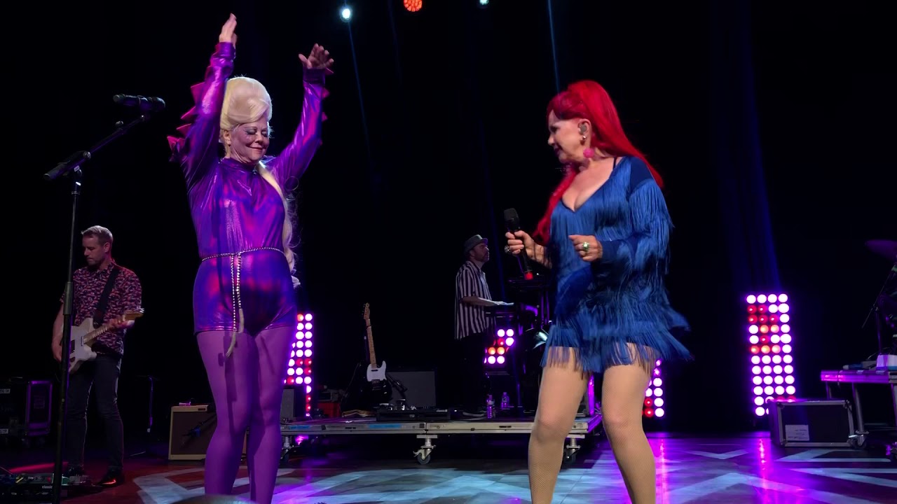 The B-52's - Legal Tender (live in Brussels 2019)