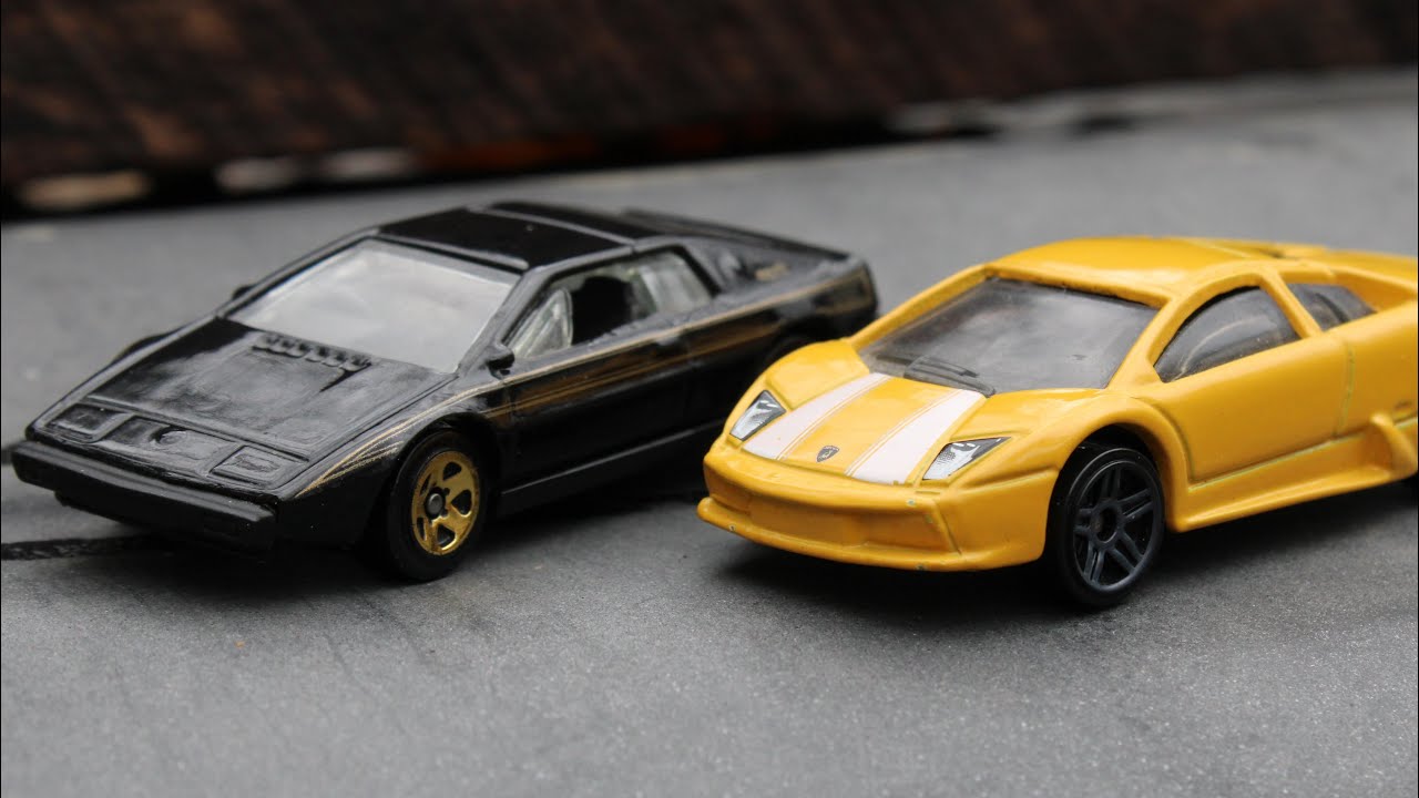 Hotwheels Lamborghini Murcielago and Lotus Esprit S1 Comparison