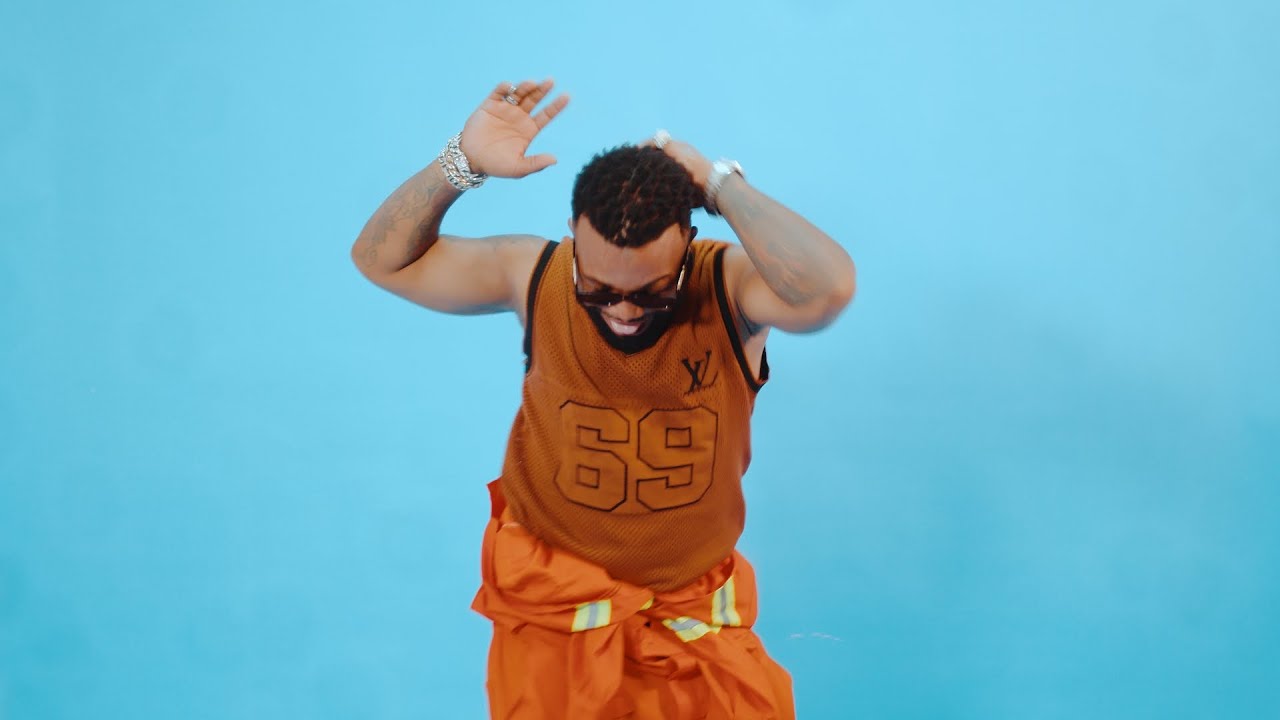 23 Kelechi Africana - Party (Visual Audio) Made in 002DIANI Album( Bonus Track)