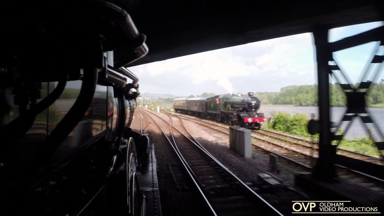 Two GWR Castles passing each other on the Mainline