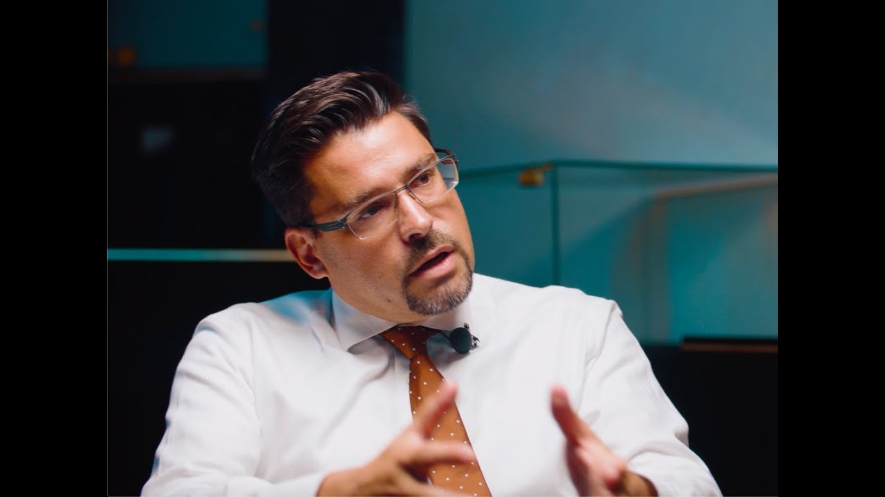 Wirecard Skandal erkl&auml;rt: Die Rolle von Geheimdiensten, BaFin & EY - Dr. Marc Liebscher im Interview