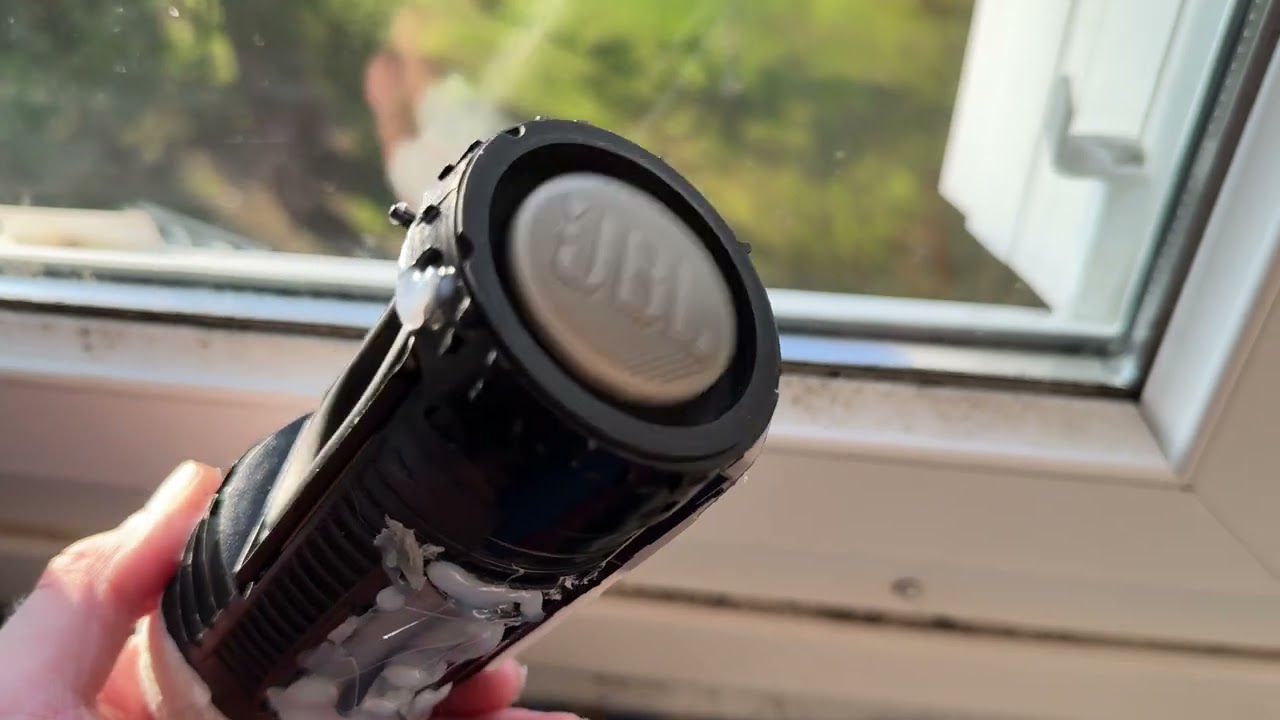 JBL Flip 5 GG LFM 100 powered by JBL CHARGE 4 amp (Last video)