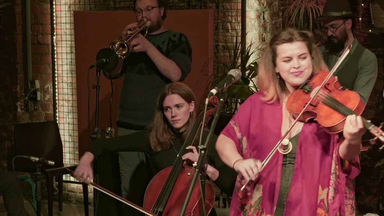 Mr. Novembre - England (The National cover) (Live at the Yard)