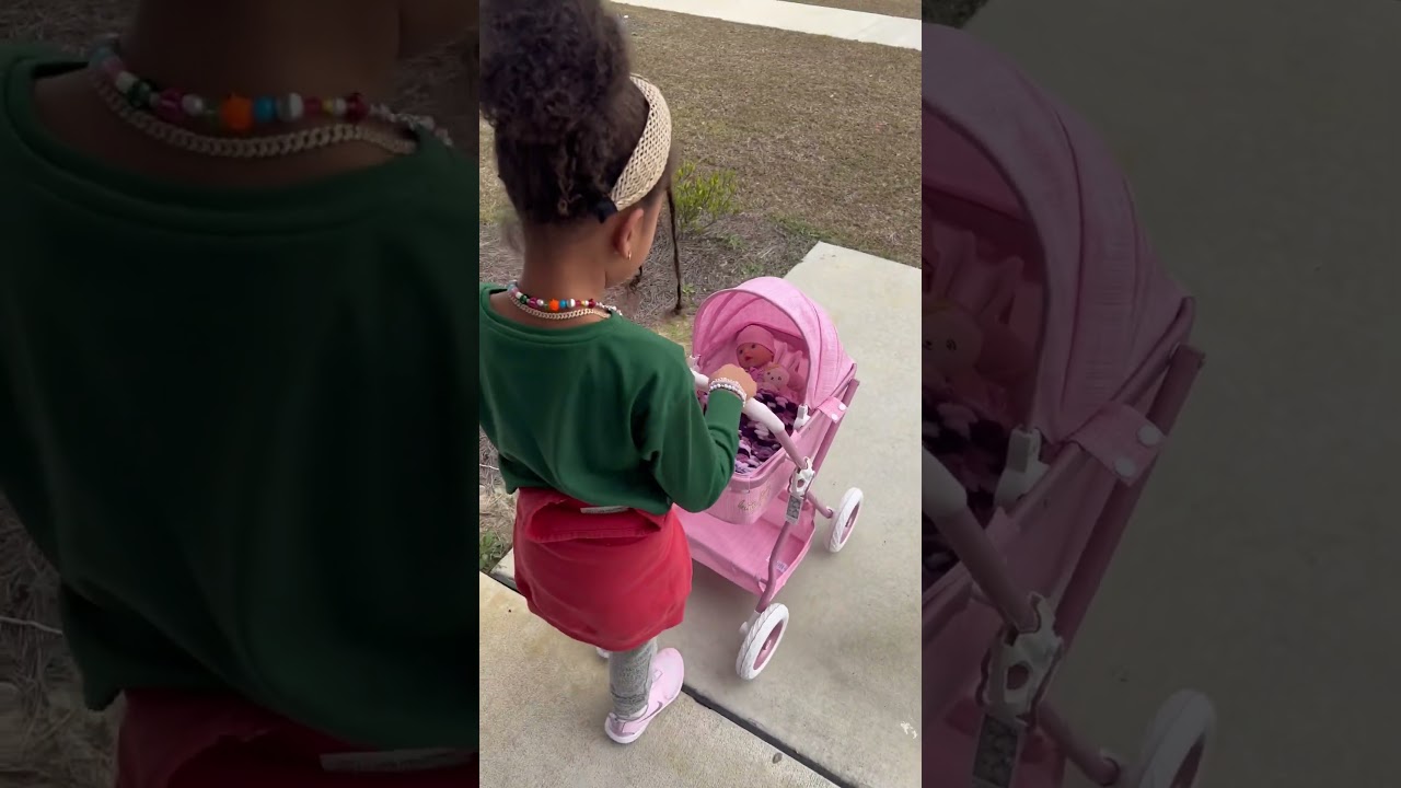 I love this cute stroller! It goes with us everywhere! #americangirl #bittybaby #scarlettgray