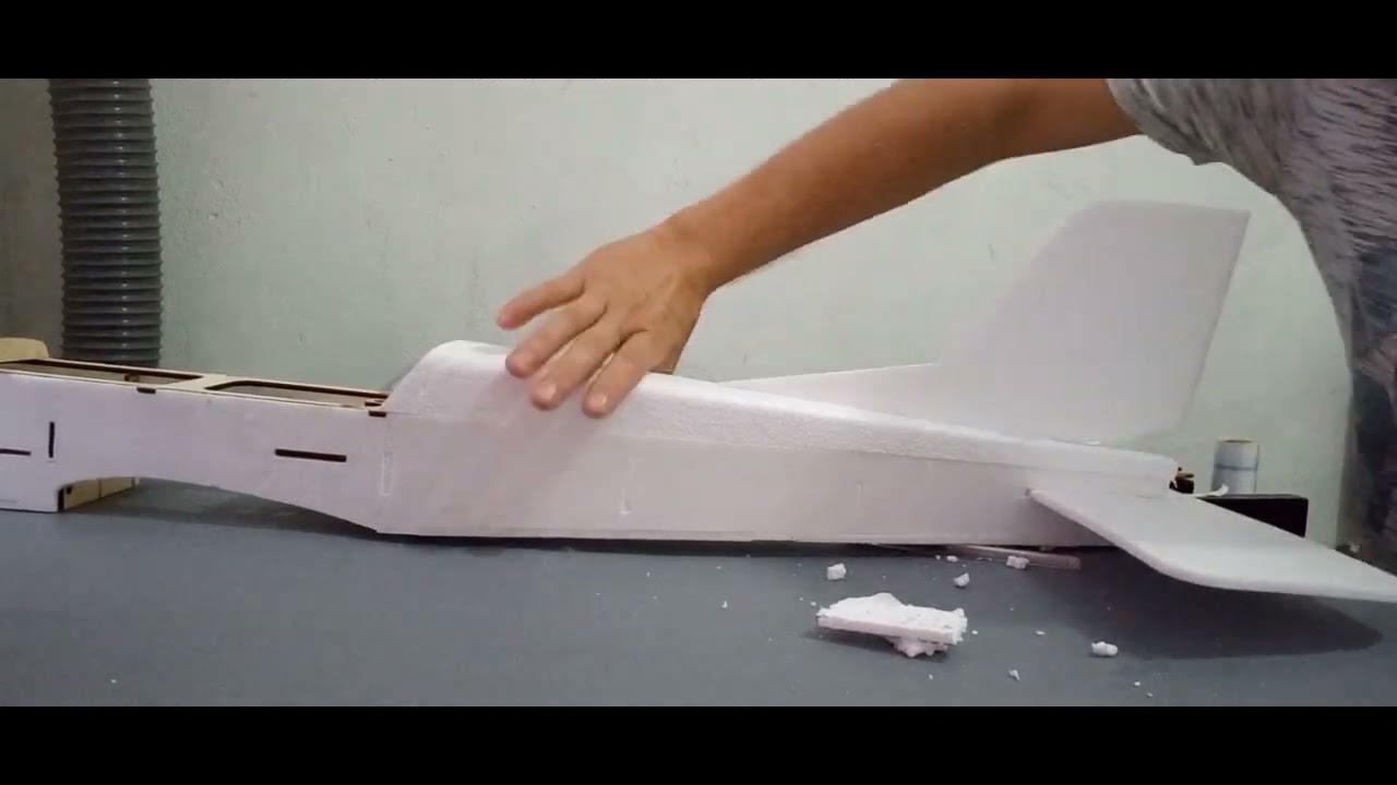 montagem do aeromodelo cherokee 115cm de envergadura 2° parte