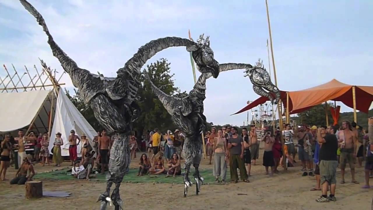 Saurus at the Boom Festival - Close Act Theatre
