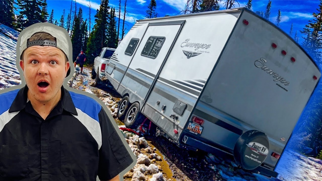Грузовик Dodge с прицепом застрял! Старый эвакуатор Ford спешит на помощь!