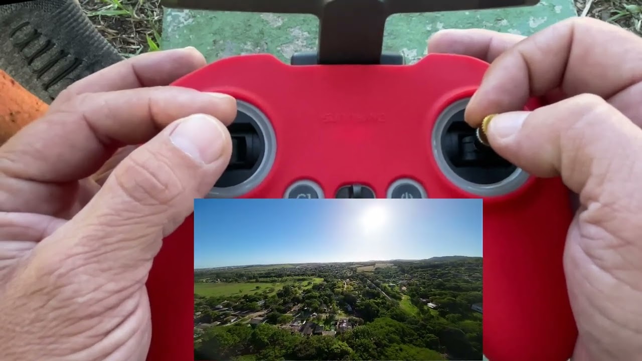 VOANDO O DJI AVATA NO MODO MANUAL VISUALIZANDO OS COMANDOS , POSICIONAMENTO DAS MÃOS E ACIONAMENTO.