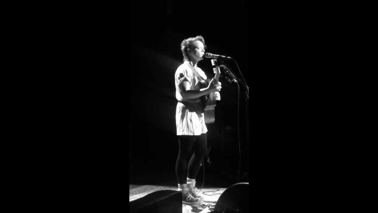 Wallis Bird - A river of paper (live at Bochum Langendreer)