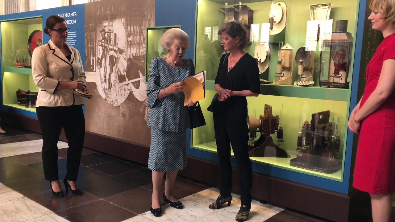 Beatrix ontdekt verborgen verhalen uit het paleis