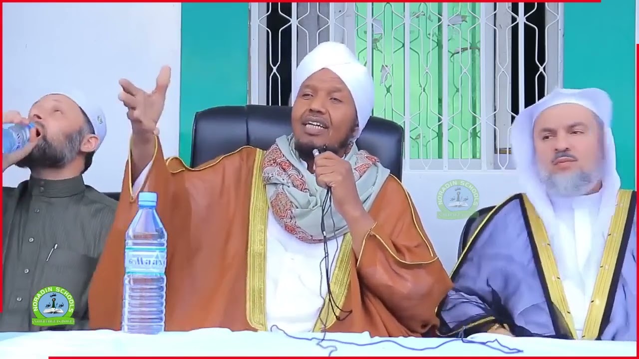 sheikh Abdirashid Ali sufi  iyo sheikh yo kale oo HARGEISA ku
