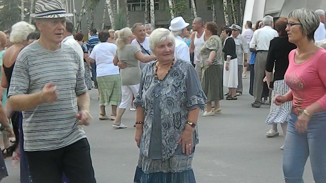 а лето цвета неба