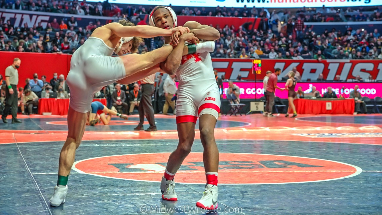 126 2A – Lorenzo Frezza {G} of Stevenson IL vs. Vincent Robinson {R} of Homewood-Flossmoor IL