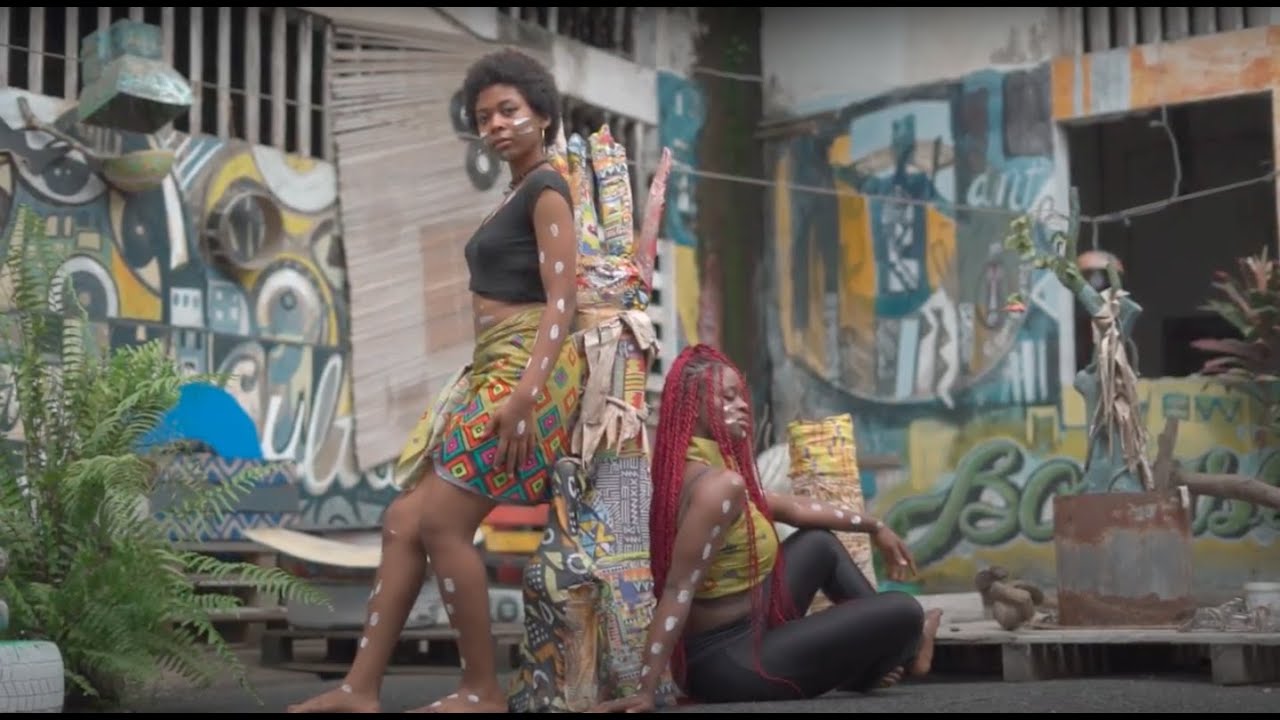 COUTO - BAILADORA Ft. Toto Berriel Official Music Video