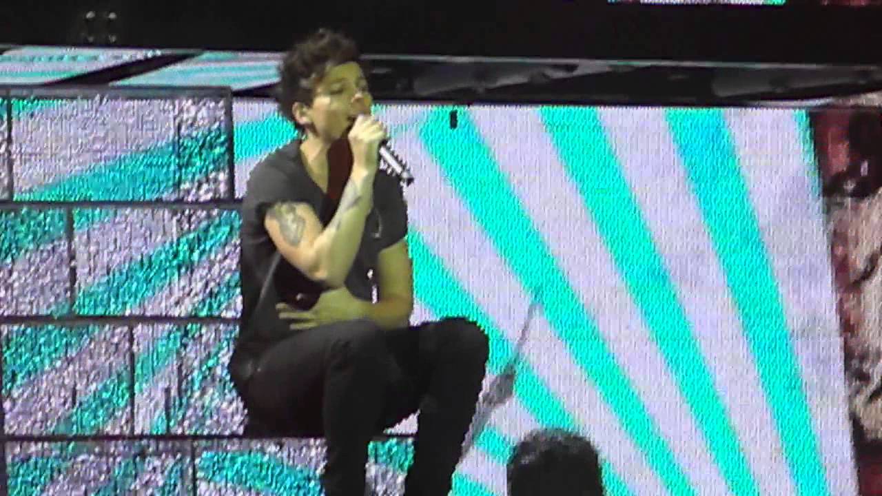 One Direction - 'Heart Attack' in Hamburg 05/12/13