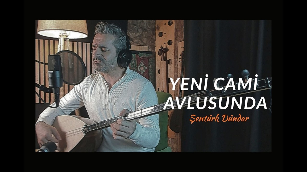 YENİ CAMİ AVLUSUNDA - Şentürk DÜNDAR