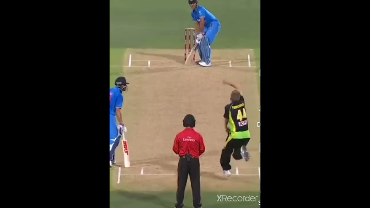 MS DHONI YORKER BALL SIX