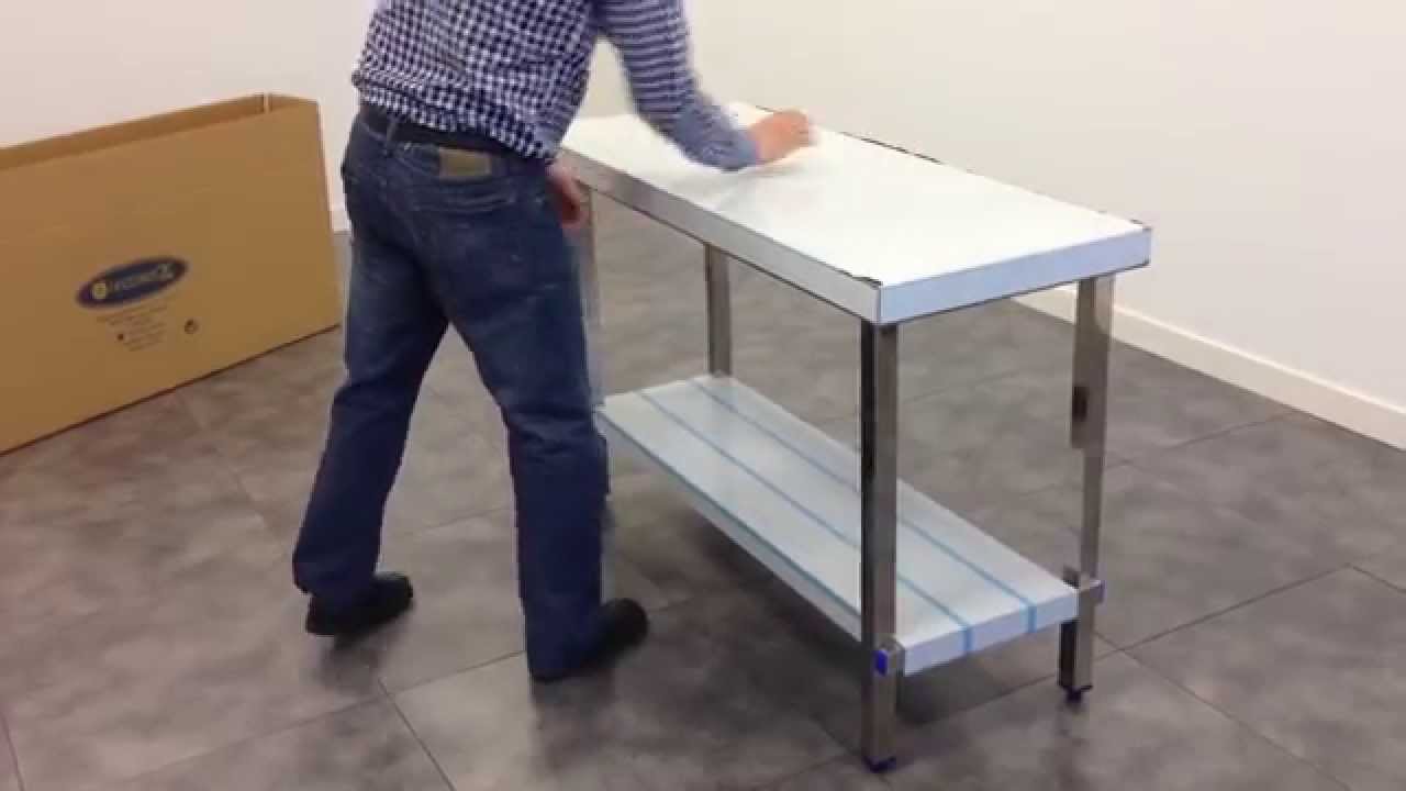 Montaje de Mesa inox profesional plegable con entrepa&ntilde;o