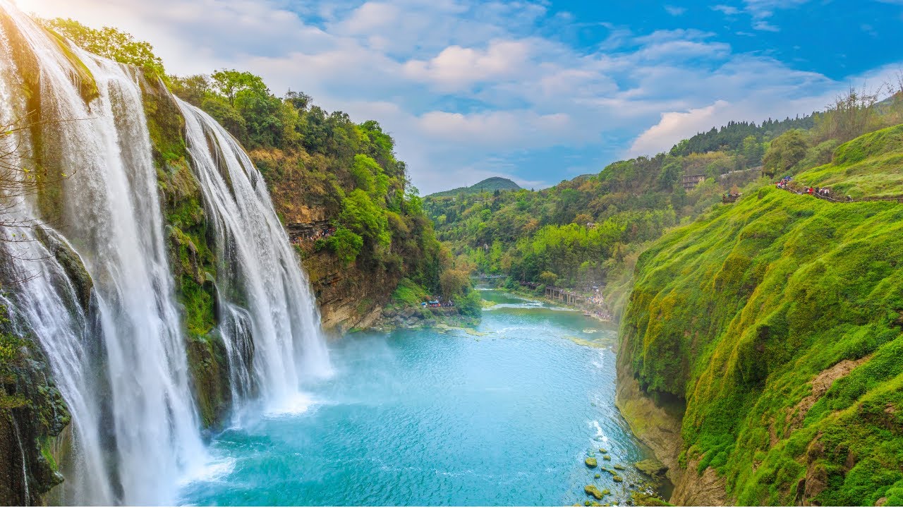 LE CASCATE  pi&ugrave; belle del mondo (rumore rilassante)